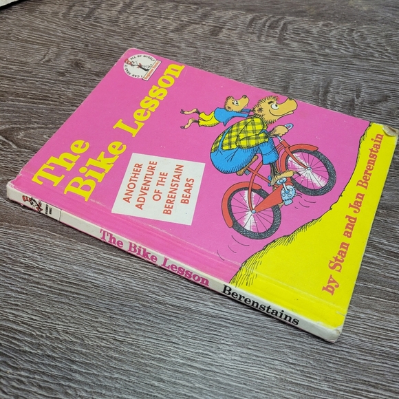 The Berenstain Bears Vintage Colouring Book and Story Book Bundle - Picture 8 of 12